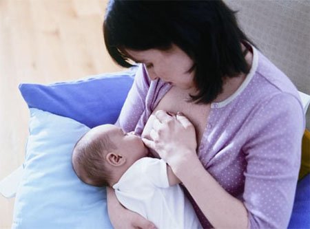 女人喂奶不会导致胸部下垂